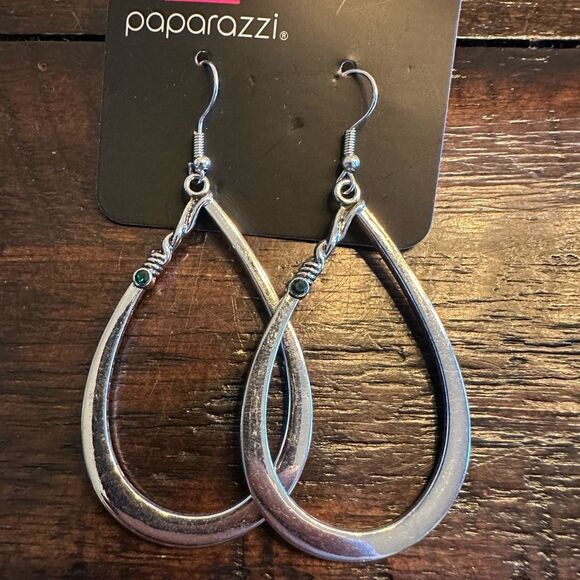 Very Enlightening Green Earrings (230) - Picture 3 of 3